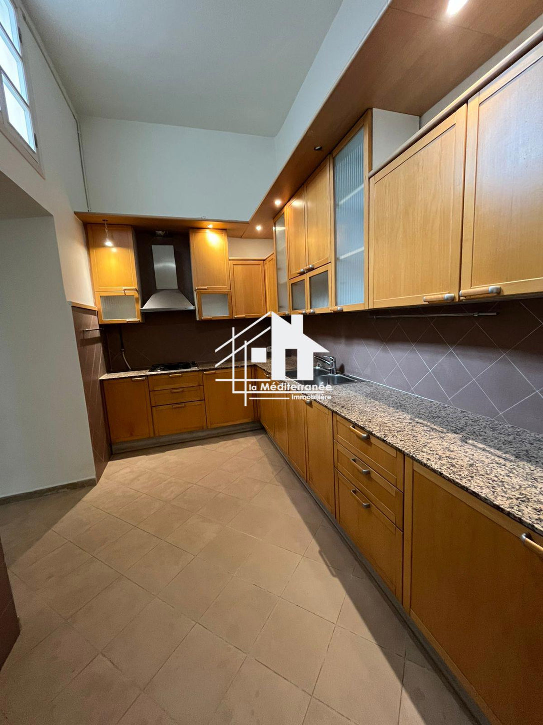 A louer duplex s+3 à la Marsa