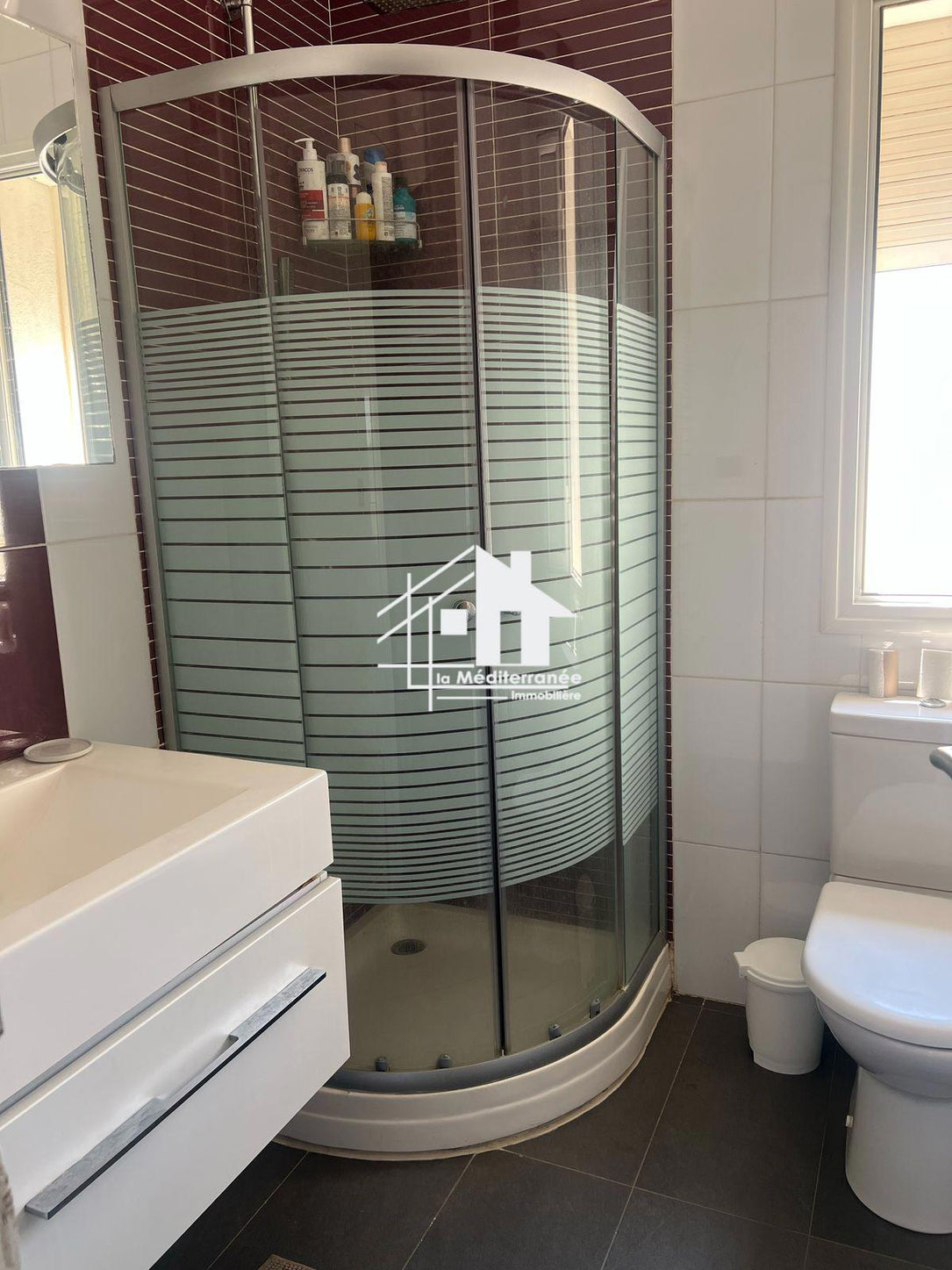 A louer étage de villa s+2 haut standing à Danden