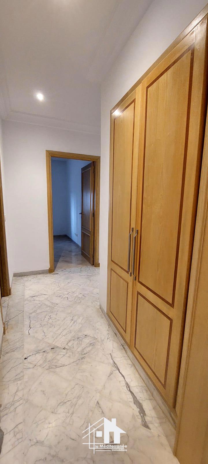 A louer appartement S+2 à la Soukra