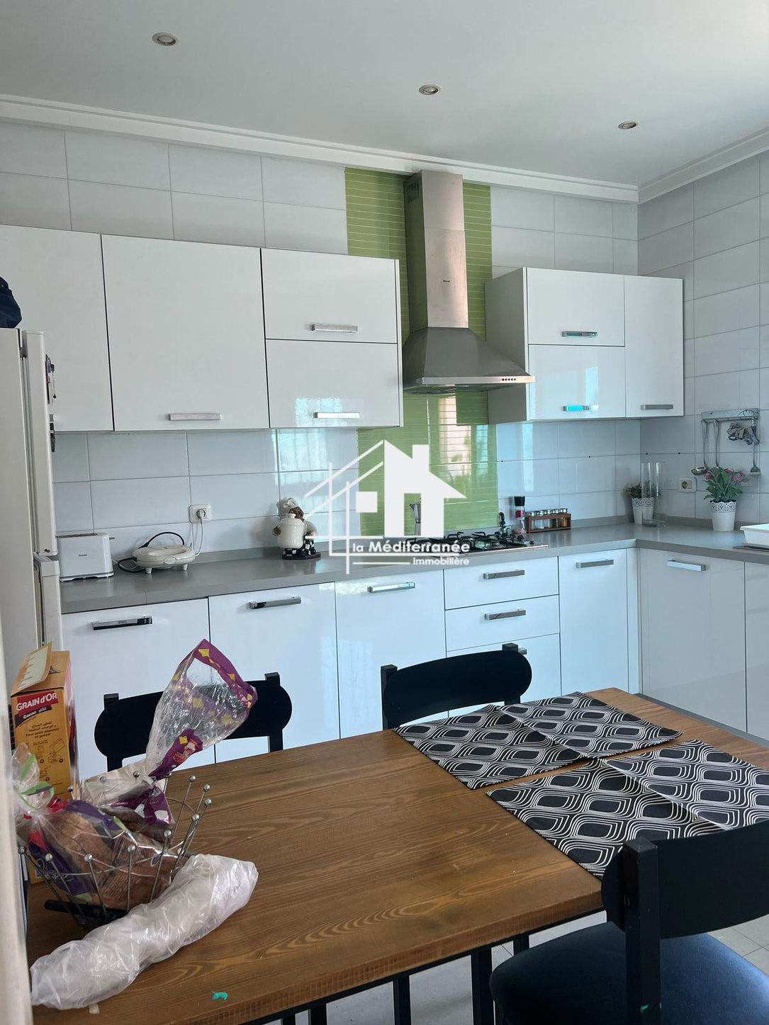 A louer étage de villa s+2 haut standing à Danden