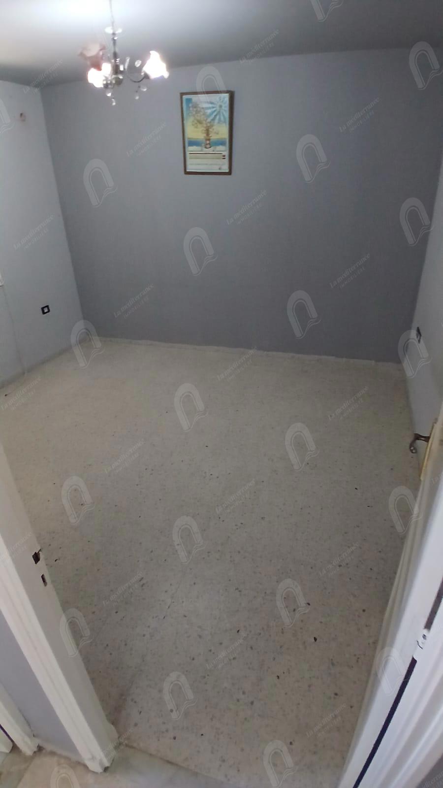 A loue rvilla S+4 de style duplex, indépendante au bardo