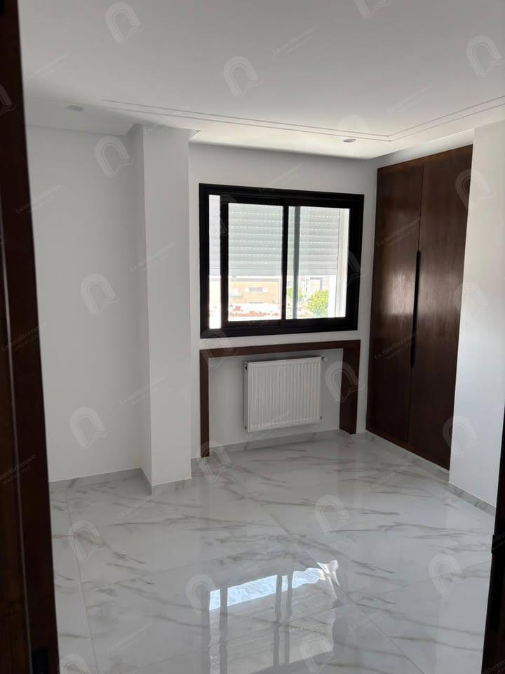 A louer un appartement S+3 hst jamais habité à manouba