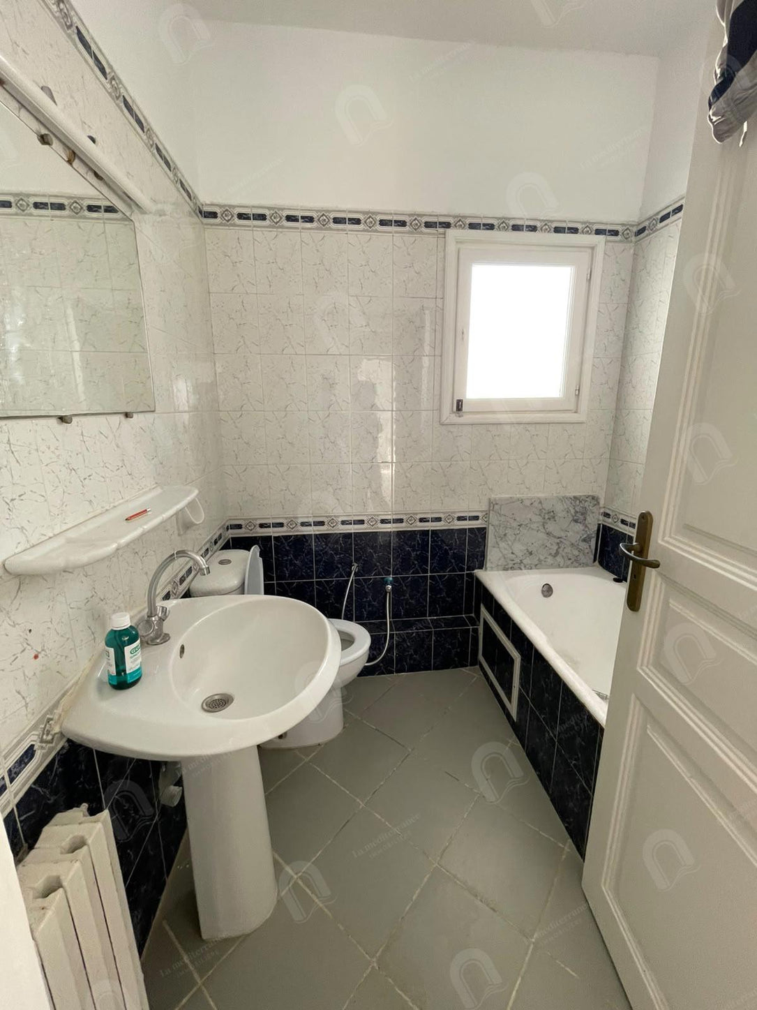 À louer  Appartement S+3 à Cité Ennasr 2
