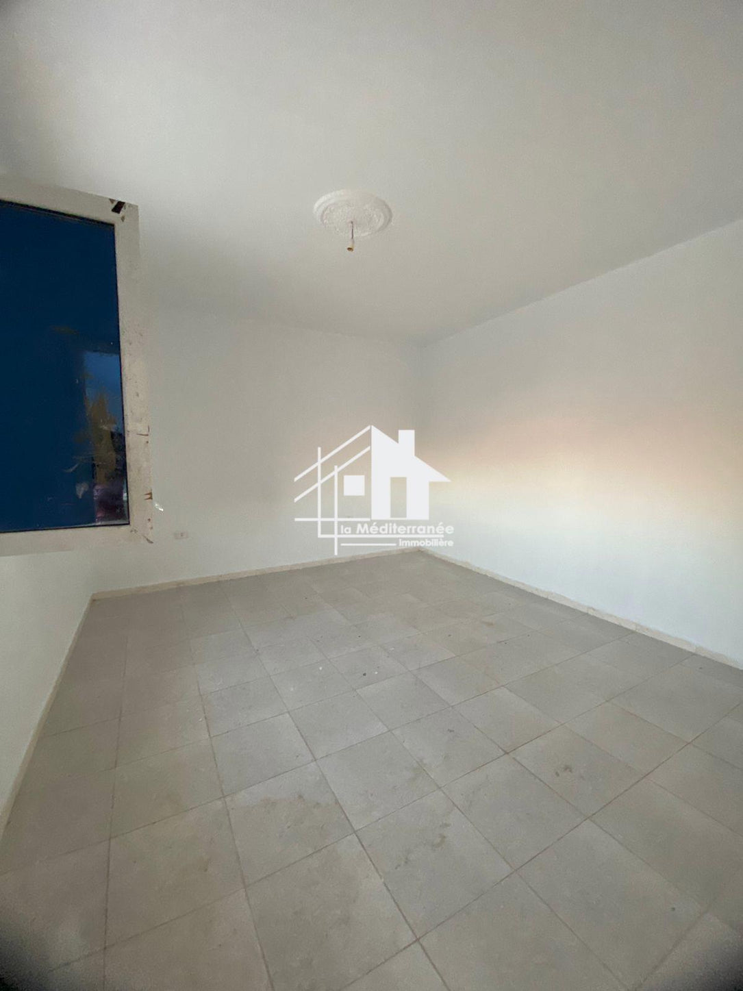 A louer un étage de villa S+3 au bardo cité Saada