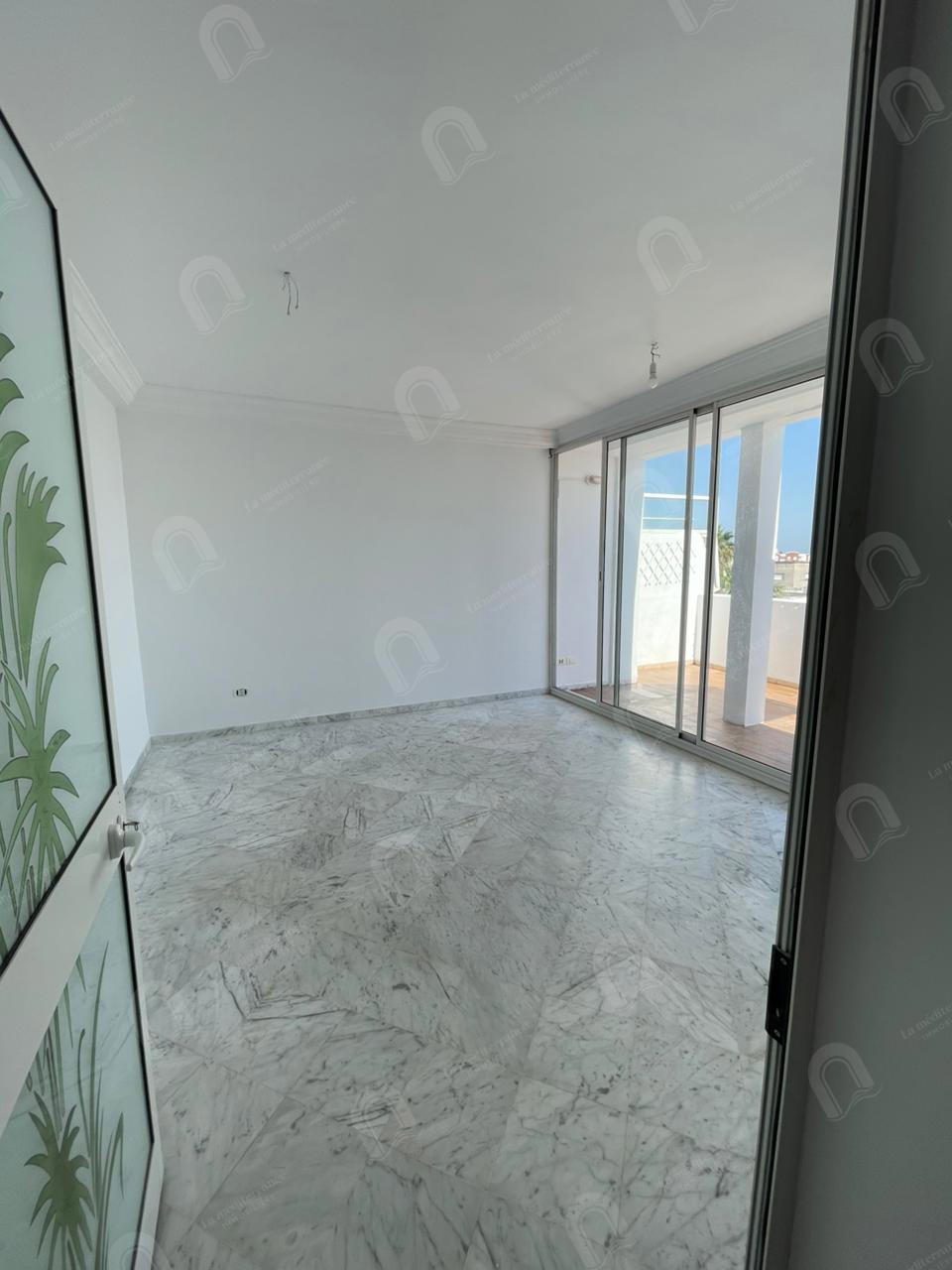 A vendre un appartement S+3 hst au bardo
