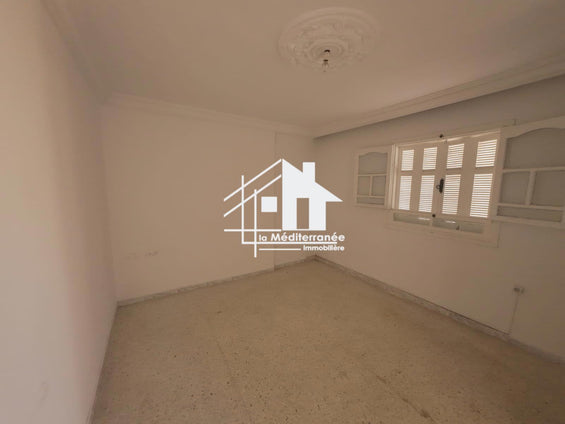 A louer étage de villa S+2 à khaznadar