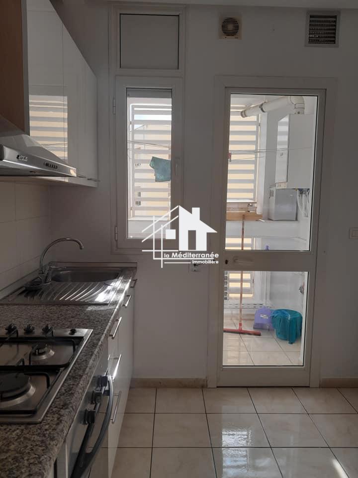 A louer s+1 vide à carrefour Marsa