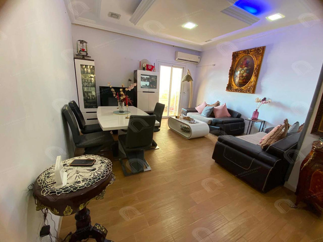 A vendre un appartement S+3 à Boumhal