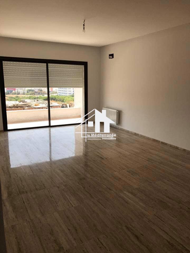 A louer appartement s+2  à cité Ennasr