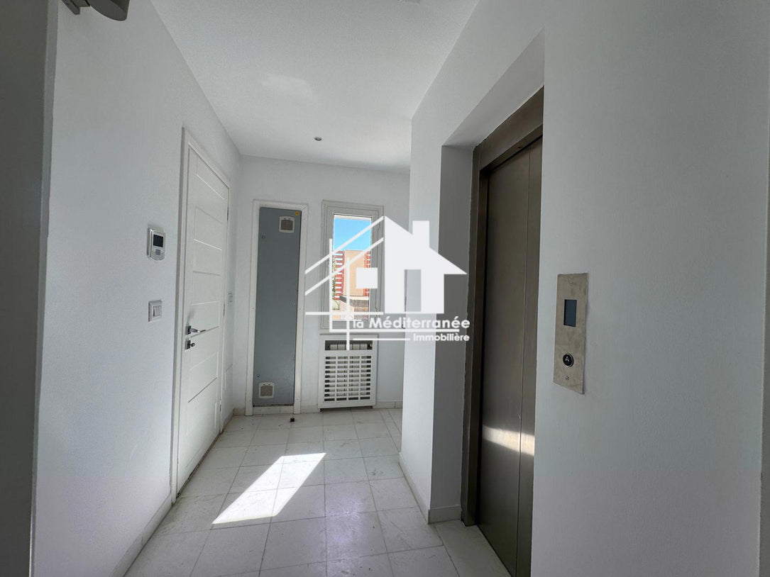 Triplex S+3 à Gammarth Village