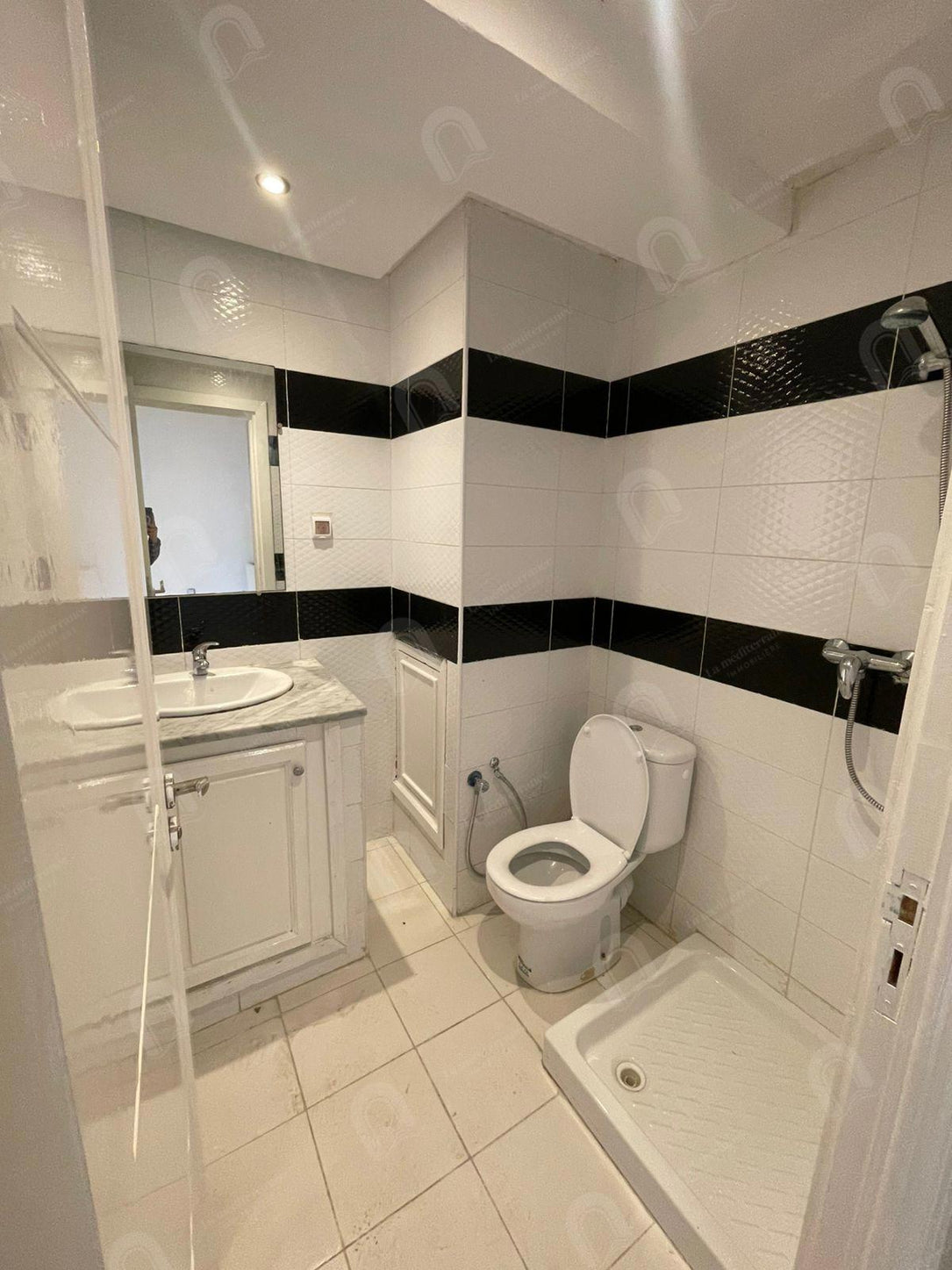 à louer un appartement s+2 aux jardins d'el menzah 2