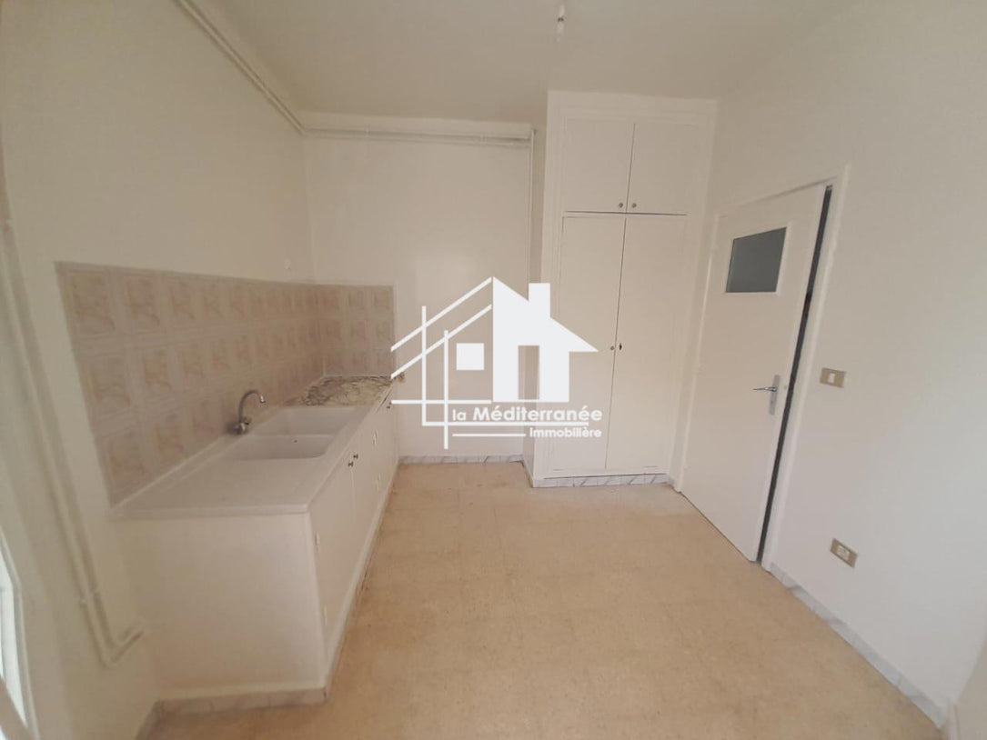 A vendre Appartement s+2 A boumhal Bassatine