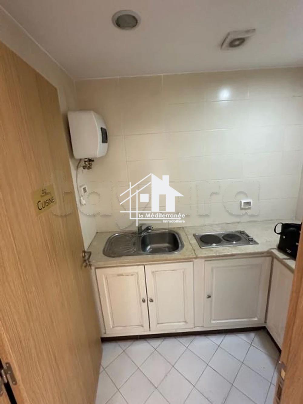 A louer bureau H+4 hst à beb saadoun