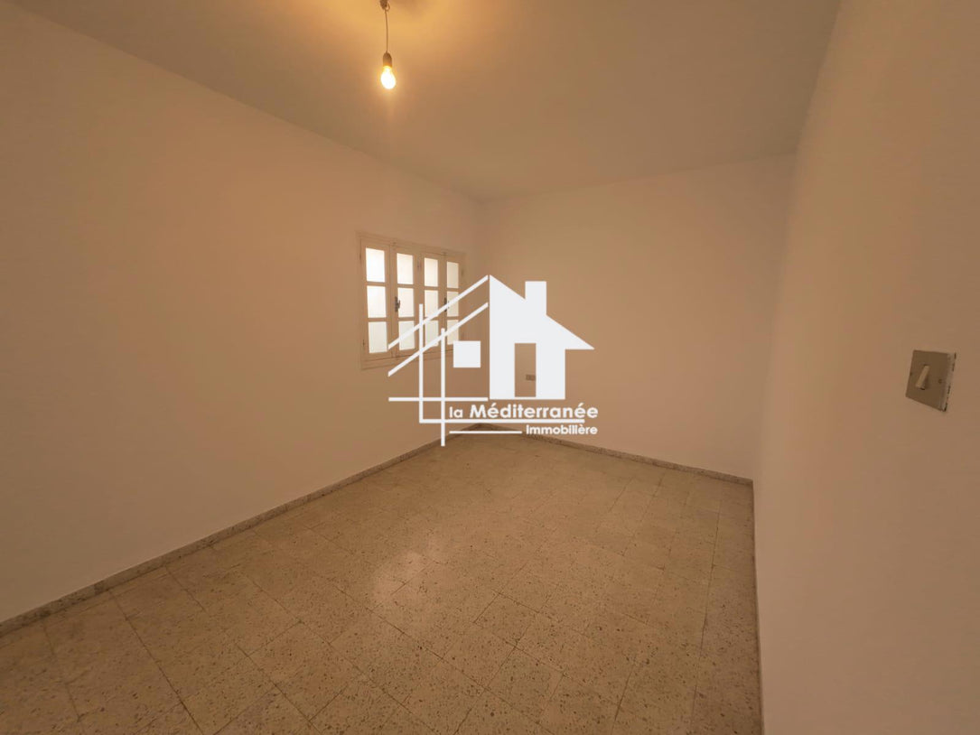 A louer étage de villa S+3 à manouba