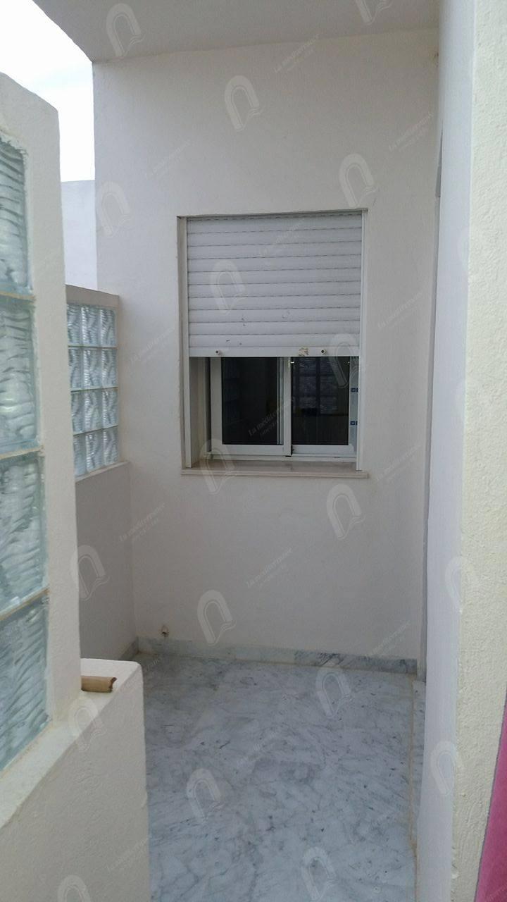 A louer un appartement S+3 à bouchoucha