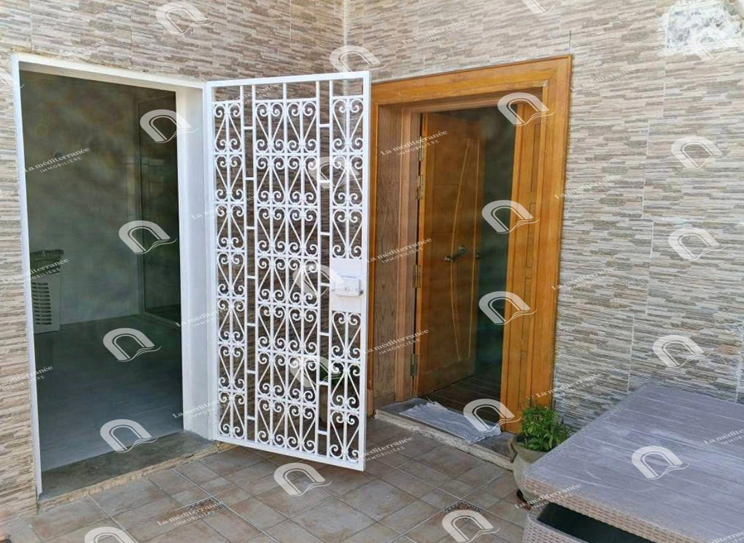 A louer étage de villa meublé s2 au RDC à Marsa Nassim
