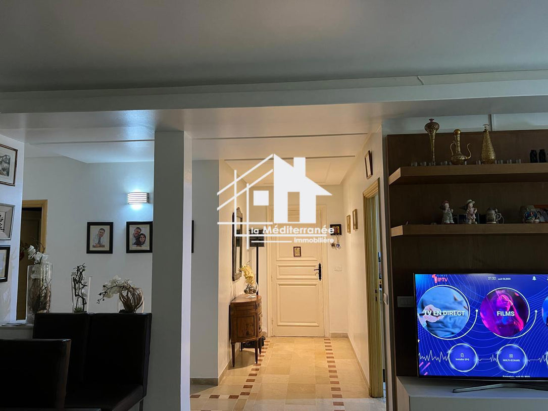 A vendre s+3 avec jardin, La Soukra