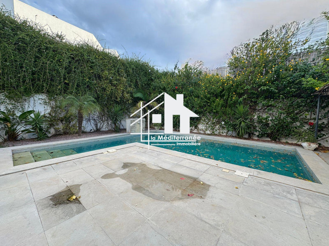 Une magnifique villa S+5 avec piscine au Lac 2