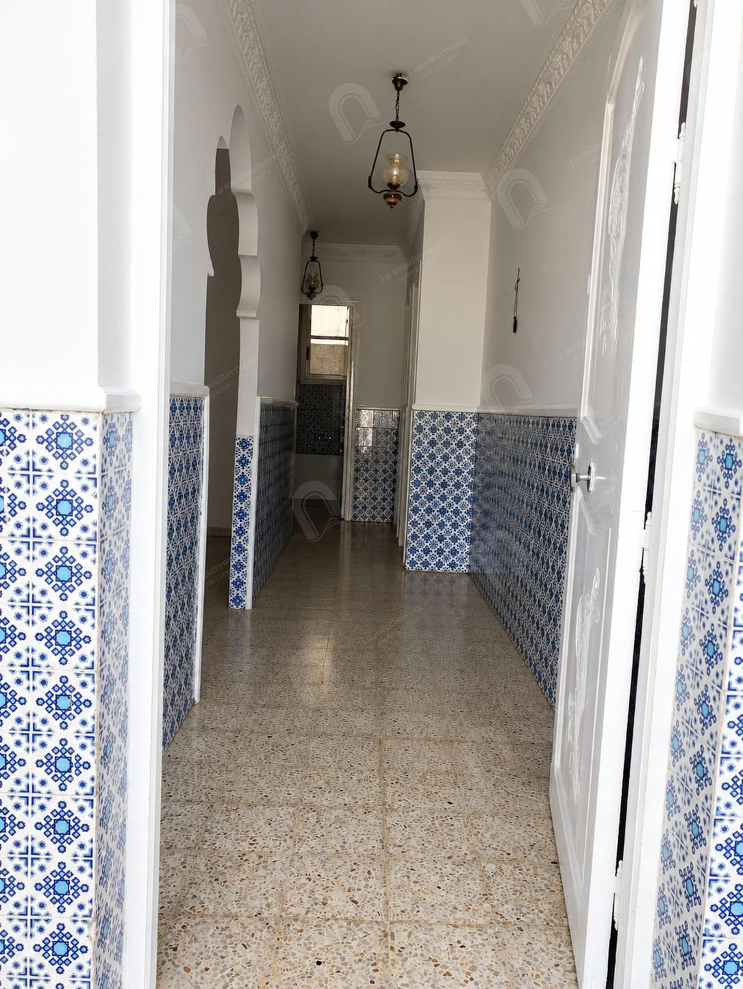 A louer un étage de villa S+2 situé au rdc