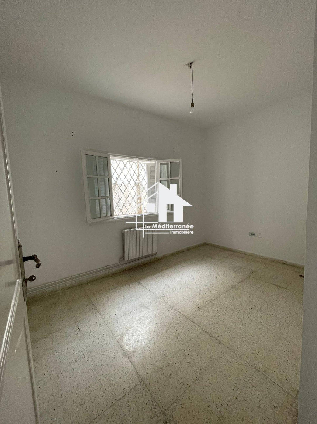 A louer un étage de villa  s+3 à Menzah 9