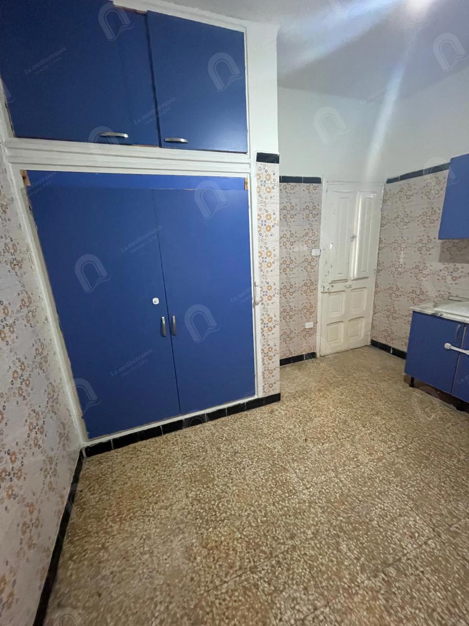 A louer une villa S+4 indépendante au bardo lahneya