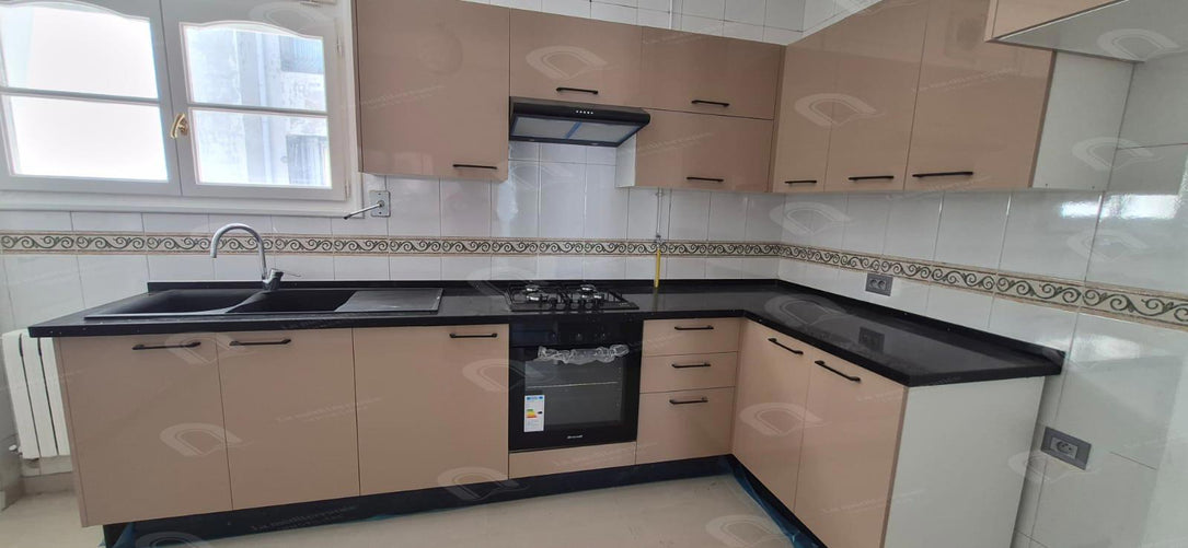 à louer un appartement s+2 à cité Ennasr