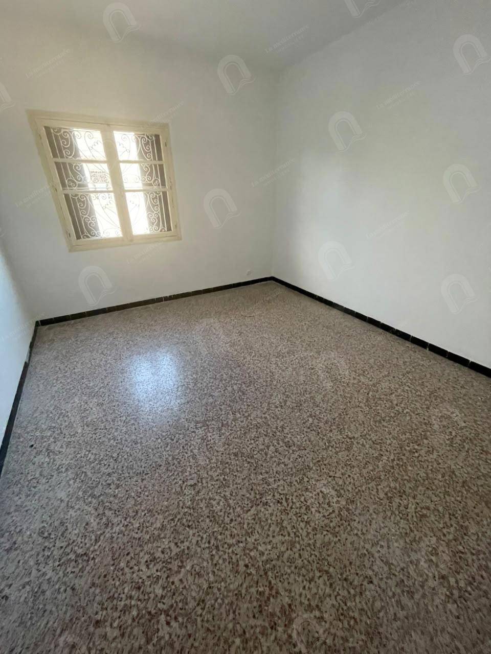 A louer étage de villa S+3 à bayrem ettounsi