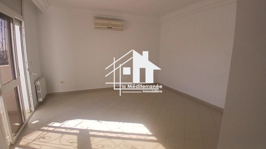 une villa S+4 a gammarth