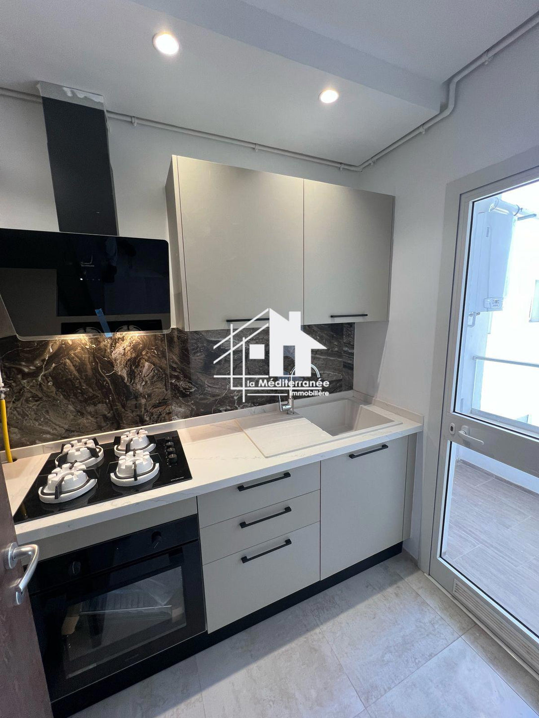 A louer appartement S+1 à l'aouina