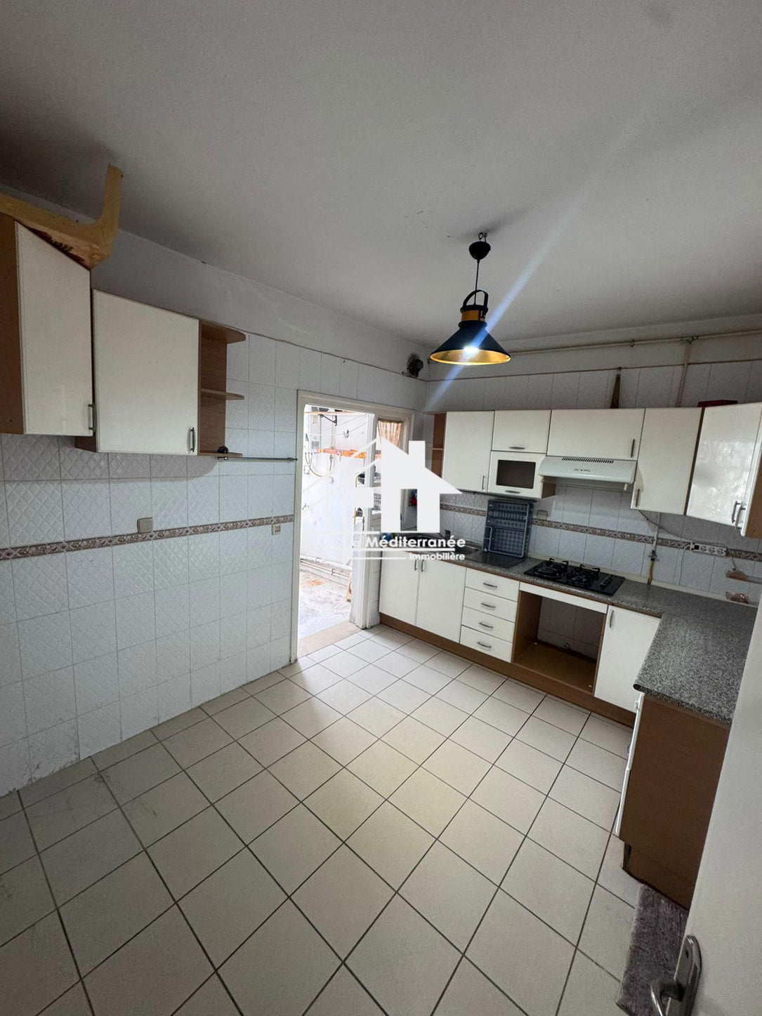 A louer appartement S+3 à El agba