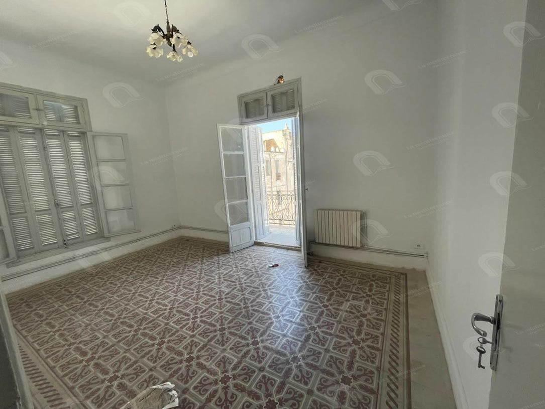 A louer appartement S+3 au centre ville
