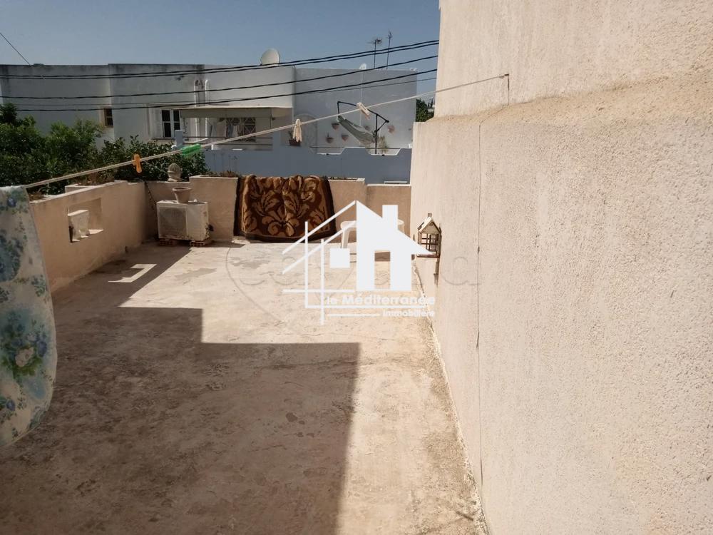 A louer étage de villa S+2 indépendant à khaznadar