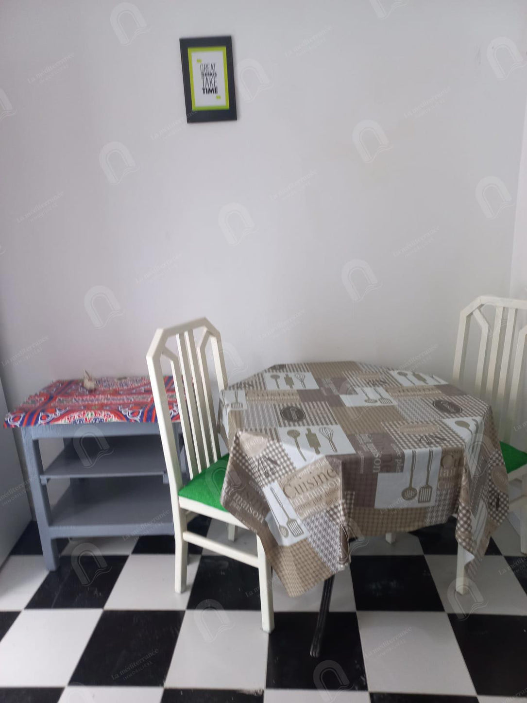 A louer un appartement S+2 meublé