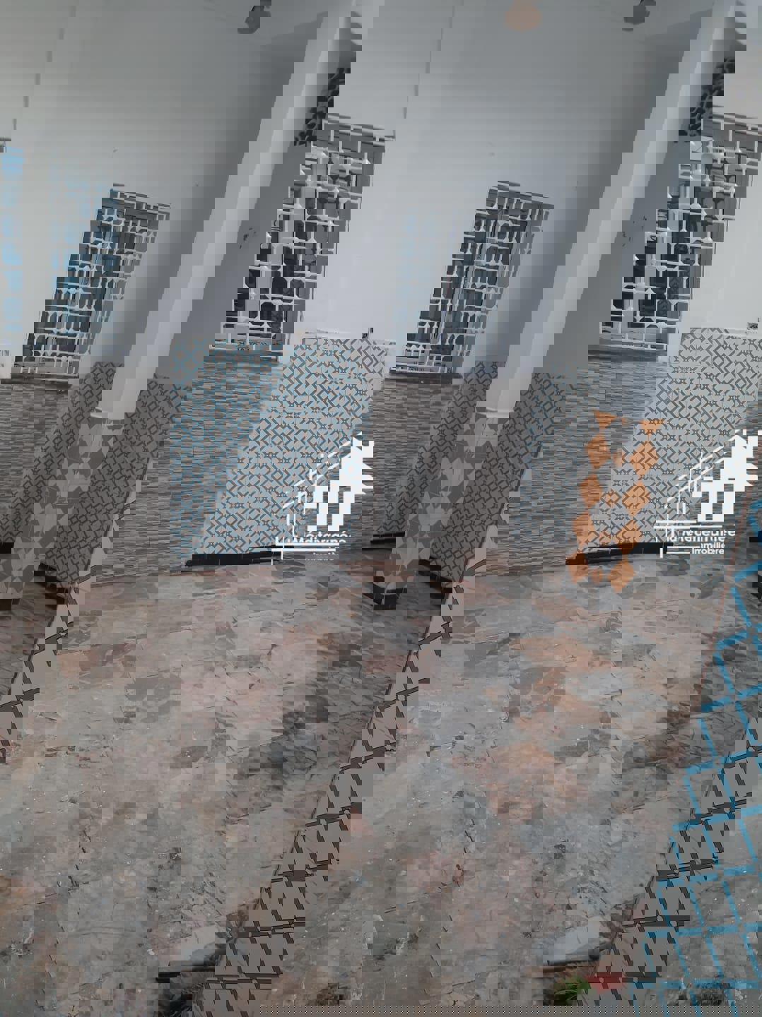 A louer rez de chaussée  S+2 à cité khadhra