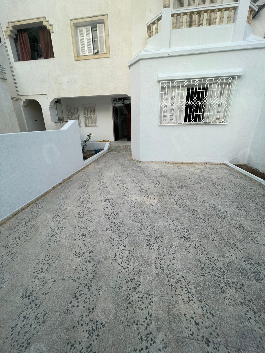 A louer étage de villa S+3 situé au Rdc au bardo