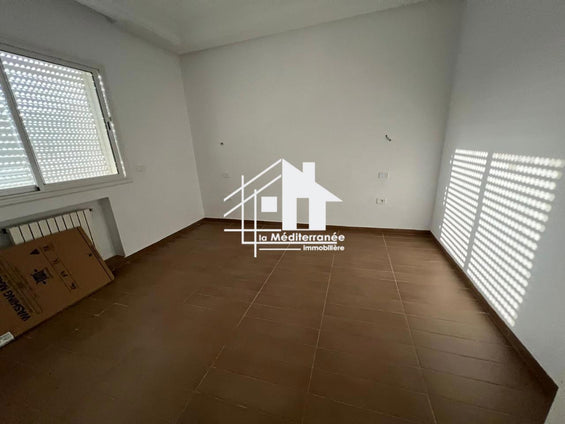 A louer étage de villa S+2 à manouba Cité les orange