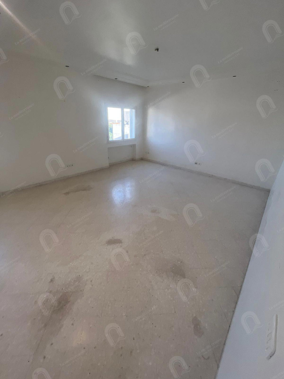 A louer étage de villa s+3 20 mars le bardo