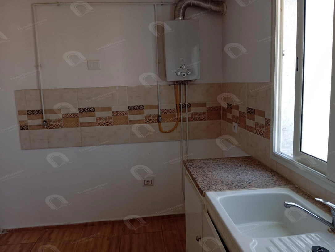 A louer un étage de villa S+2 à cité el waha