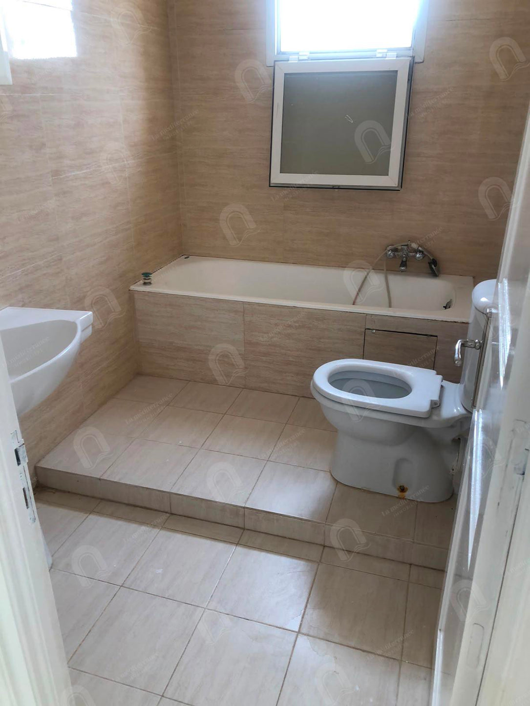 A louer un appartement s+3 à jardin d'el menzah 2