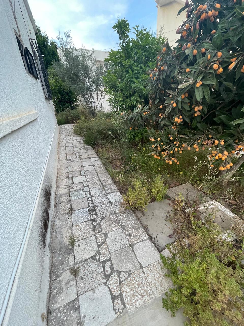 A louer une villa S+4 indépendante au bardo lahneya