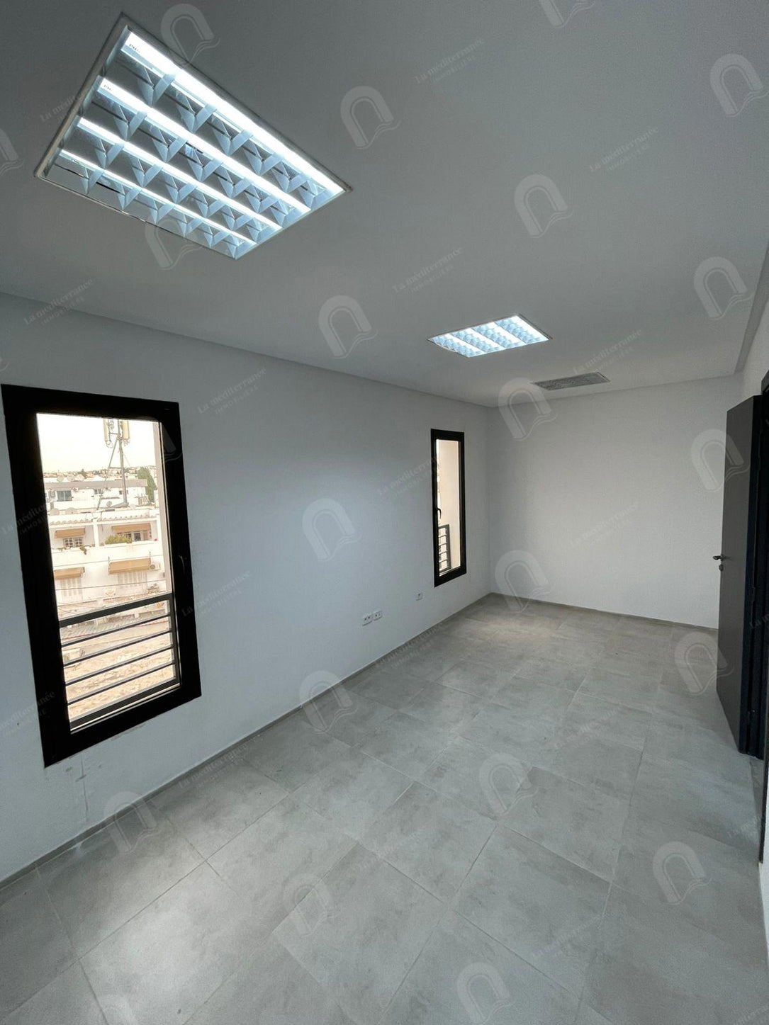 A vendre Bureau H+1 au bardo avenue hbib borguiba