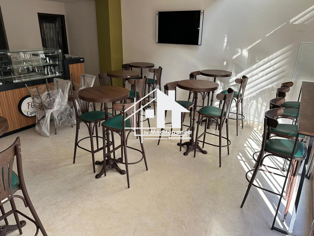 un cafe en vente aux berges du lac 1