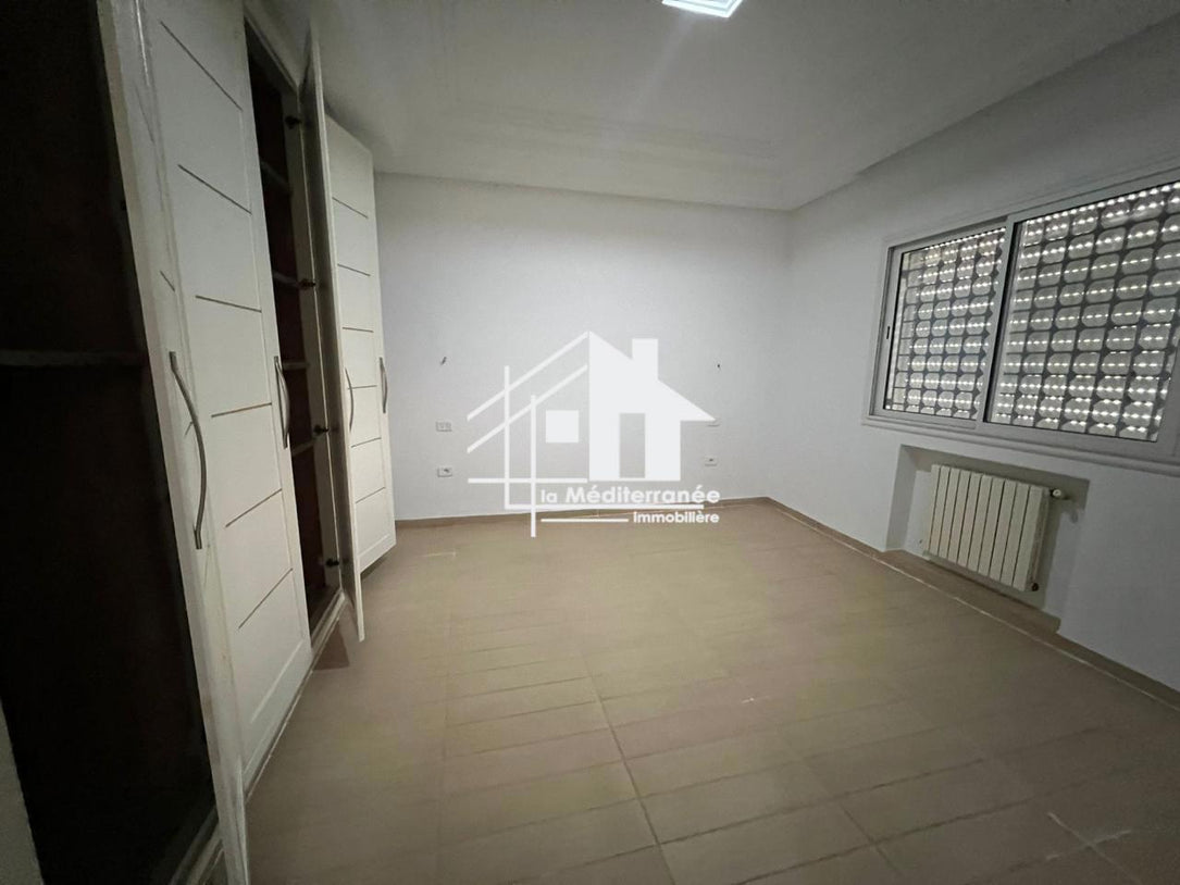 A louer étage de villa S+2 à manouba Cité les orange