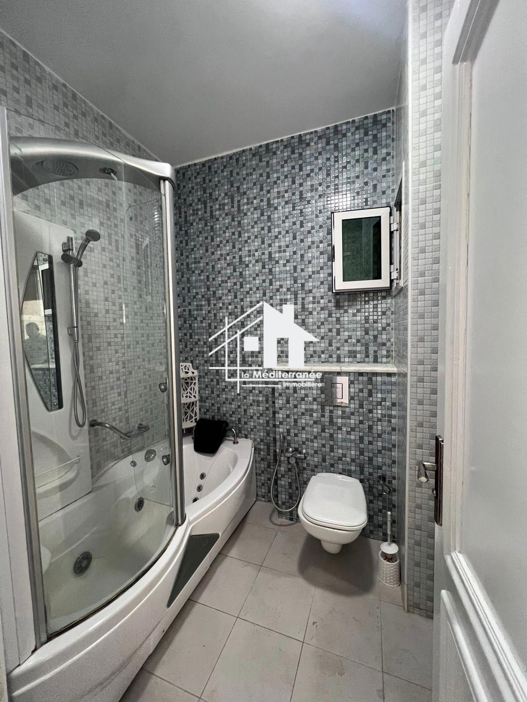 A louer appartement S+4 au Bardo
