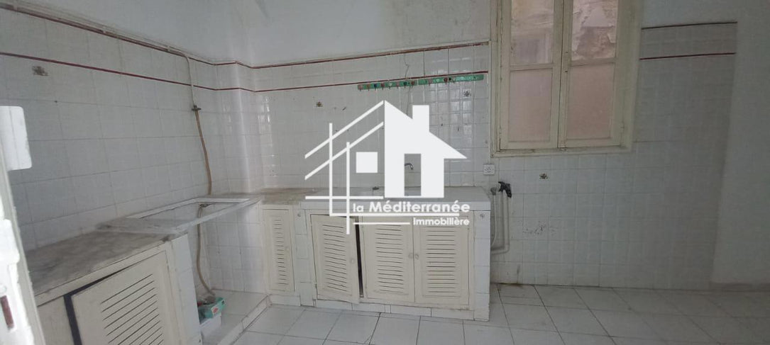 A vendre appartement S+5 au centre ville