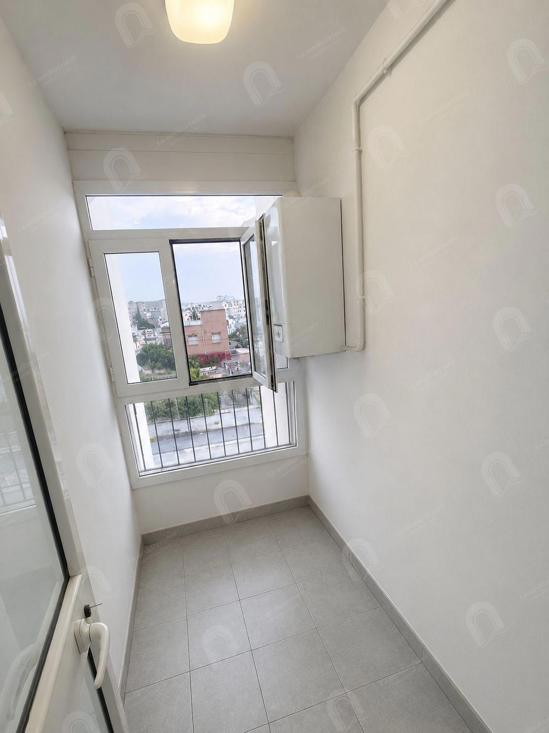 A vendre un appartement S+2 hst au bardo Bouchoucha