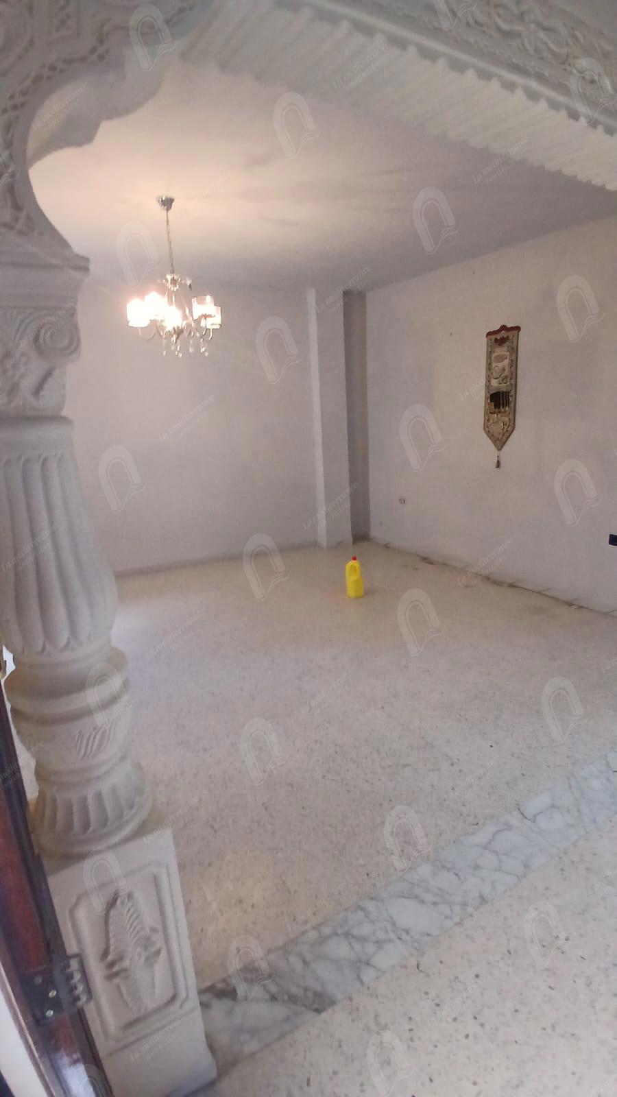 A loue rvilla S+4 de style duplex, indépendante au bardo