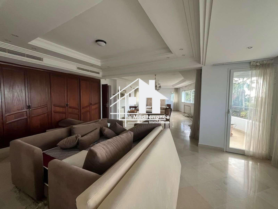 A louer une villa S+4 à Gammarth supérieur