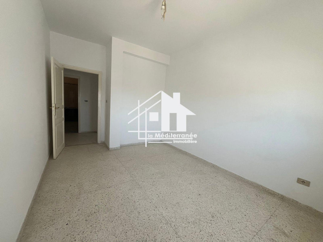 Un appartement S+2  à cité ennasr 2