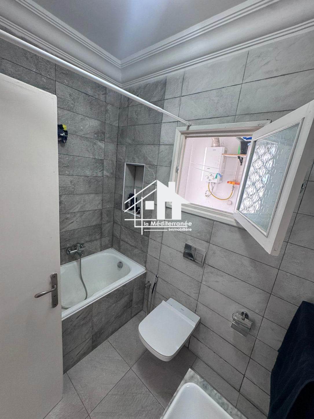A louer appartement S+3 à El agba